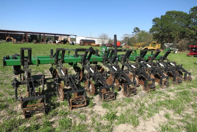 Image of Unverferth Ripper-Stripper 330 equipment image 4