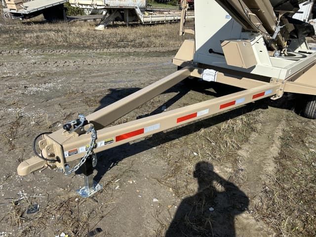 Image of Unverferth Seed Runner 3755XL equipment image 1