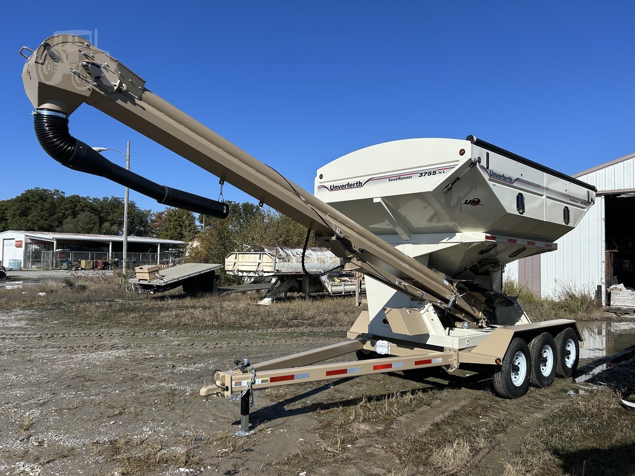Unverferth Seed Runner 3755XL Equipment Image0