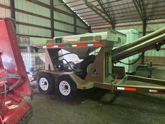 2013 Unverferth 400 Equipment Image0