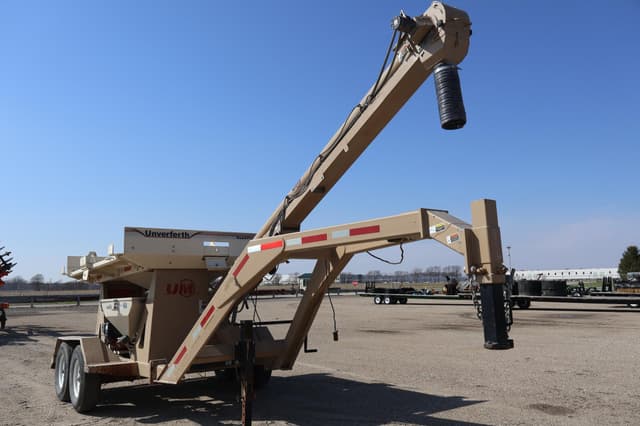 Image of Unverferth Seed Pro 400 equipment image 4