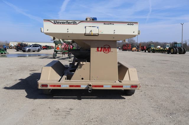 Image of Unverferth Seed Pro 400 equipment image 2