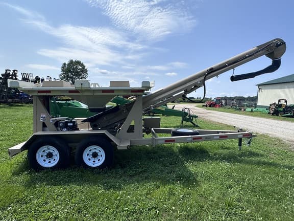 Image of Unverferth Seed Pro 410 equipment image 1