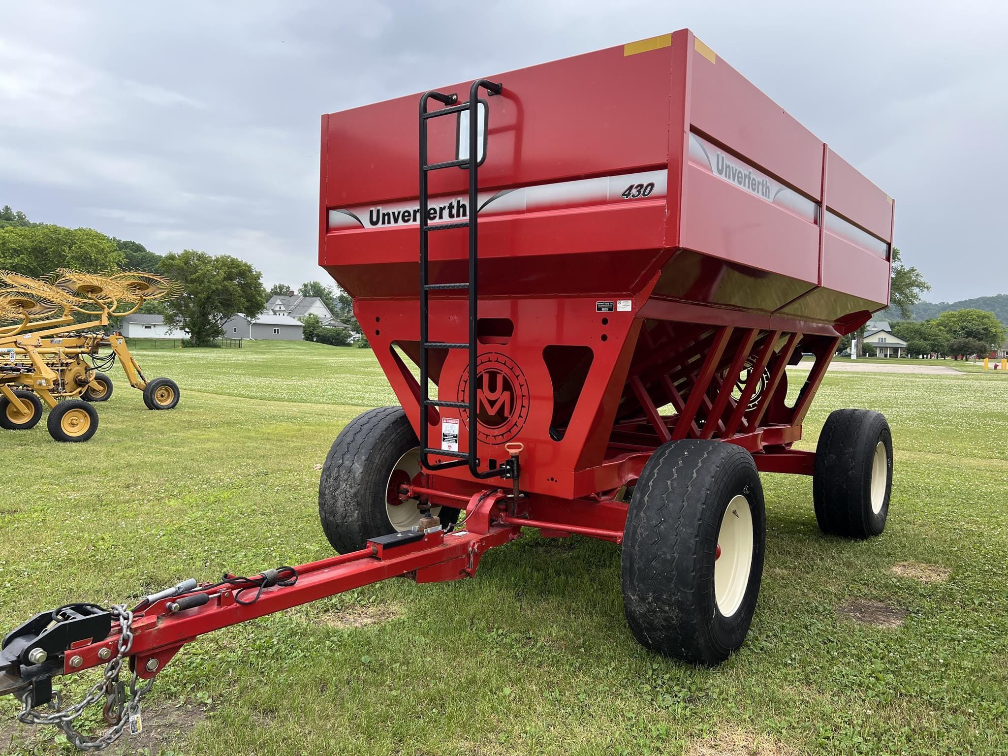 Unverferth 430 Equipment Image0