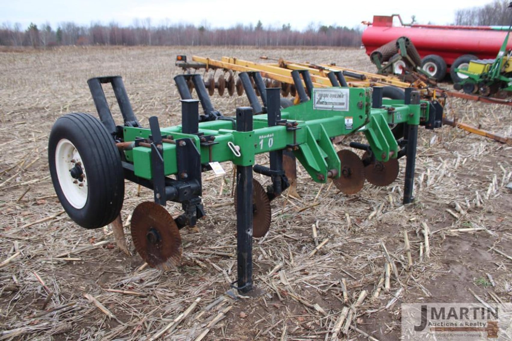 Unverferth Zone-Builder 130 Equipment Image0