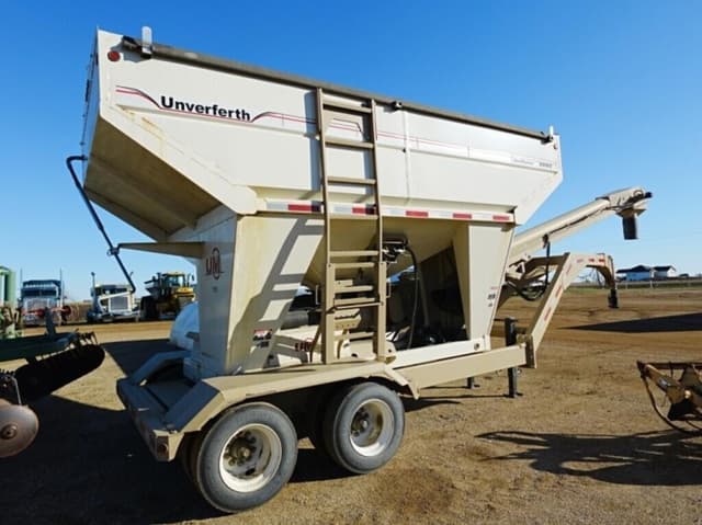 Image of Unverferth Seed Runner 5000 equipment image 2