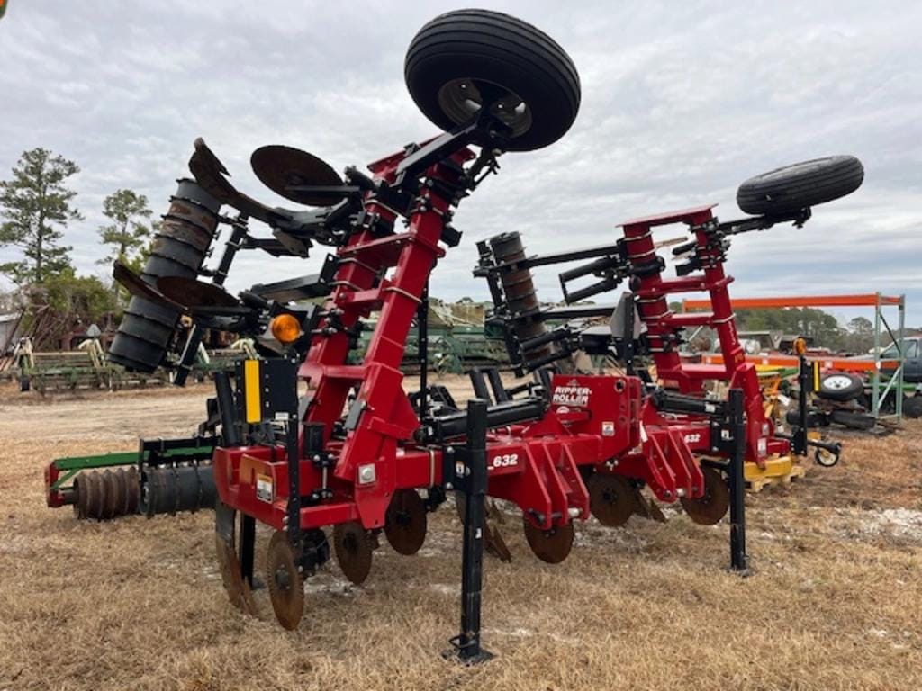 2022 Unverferth 632 Equipment Image0