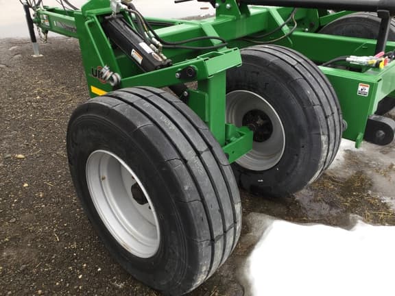 Image of Unverferth 700 equipment image 2