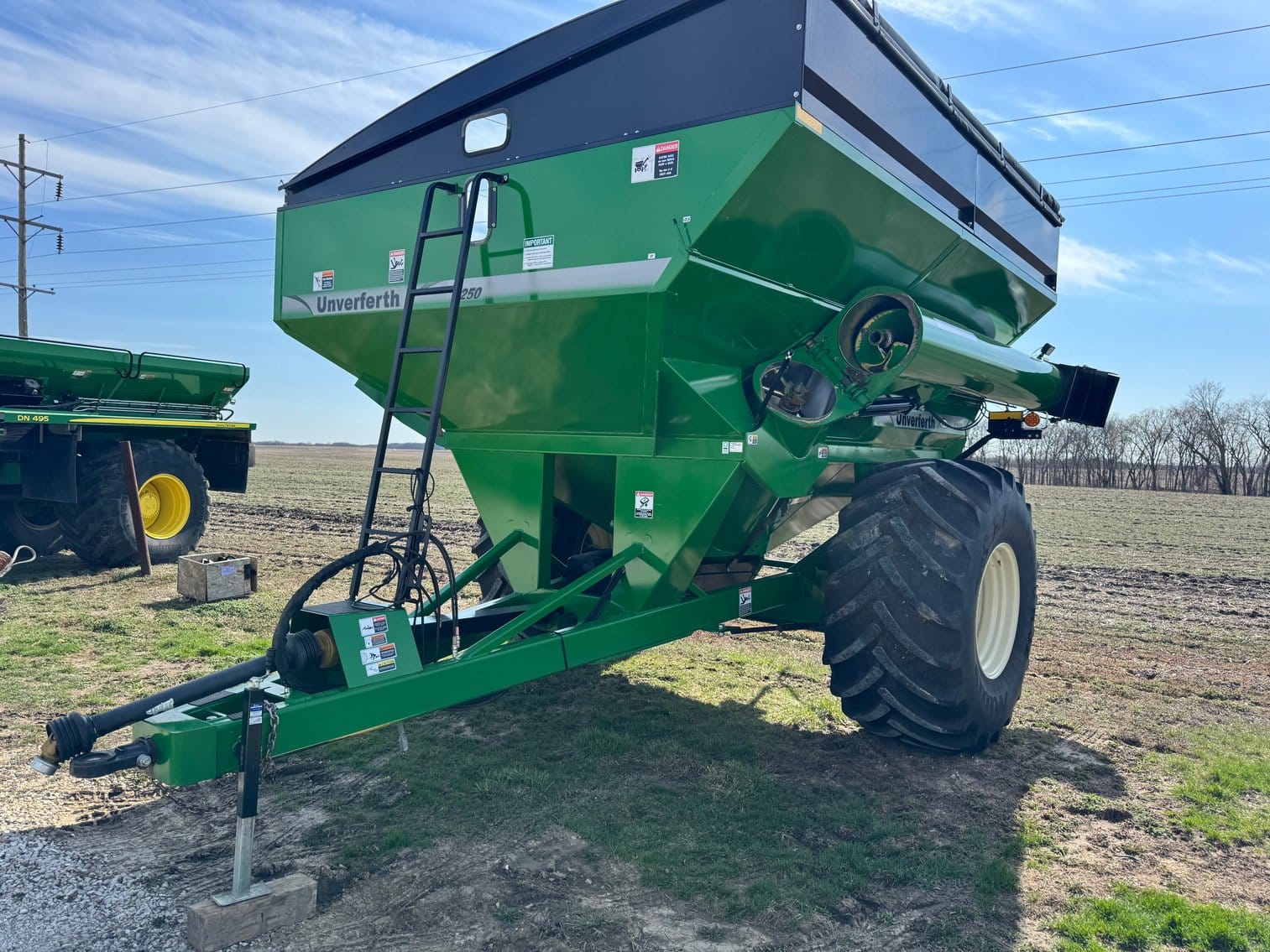 Unverferth 8250 Equipment Image0