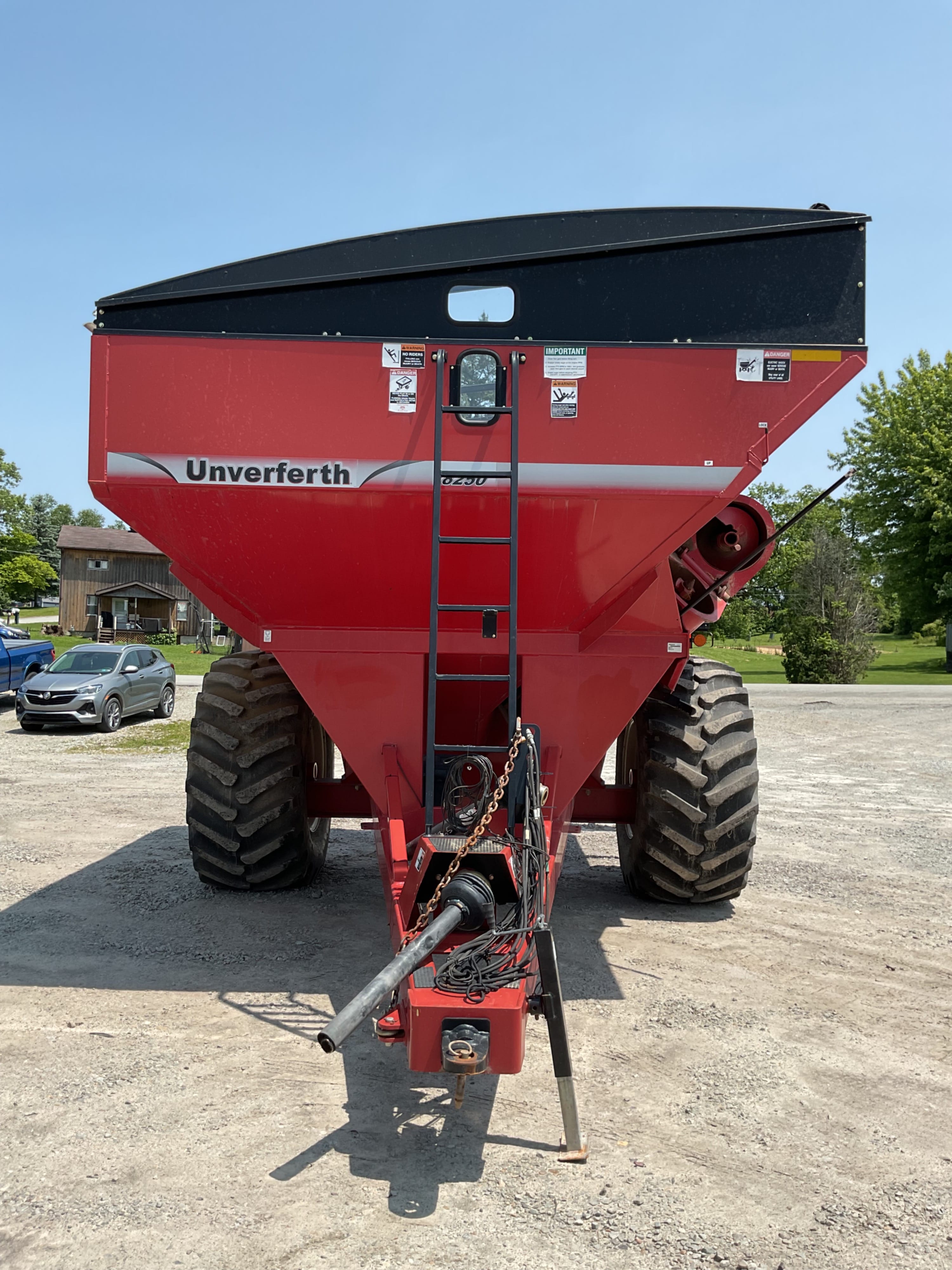 Unverferth 8250 Equipment Image0