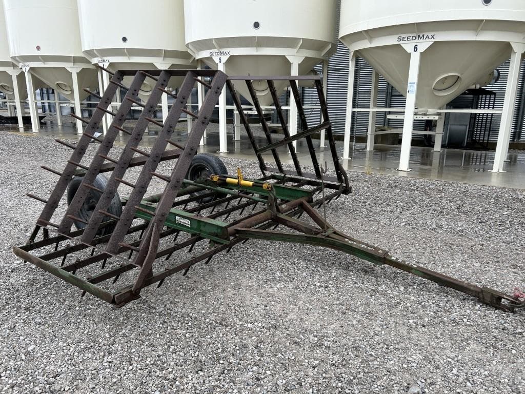 Image of Unverferth Harrowgator Primary image