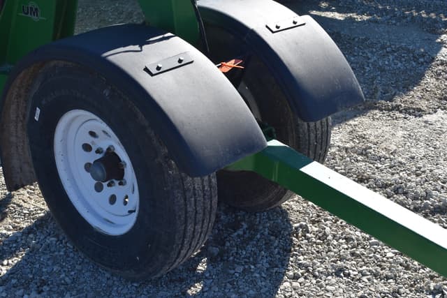 Image of Unverferth Roadrunner 542 equipment image 4