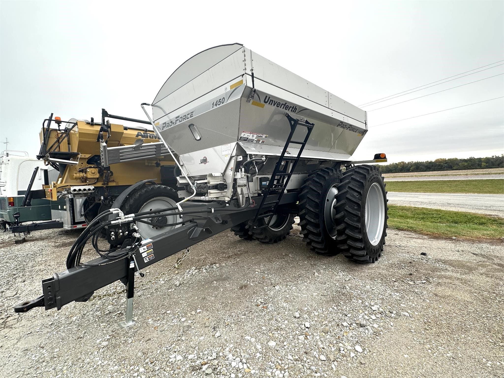 Unverferth Pro-Force 1450 Equipment Image0