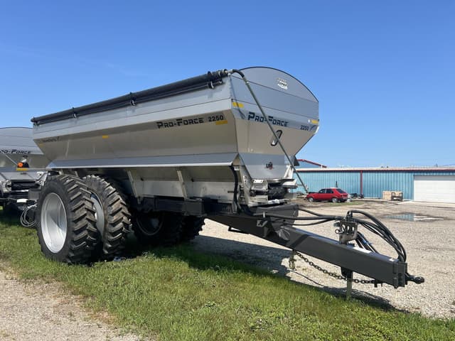 Image of Unverferth Pro Force 2250 equipment image 1