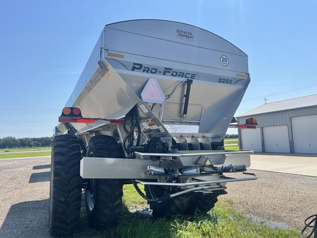Image of Unverferth Pro Force 2250 equipment image 4