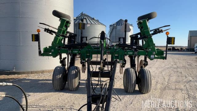 Image of Unverferth Zone-Builder 132 equipment image 4