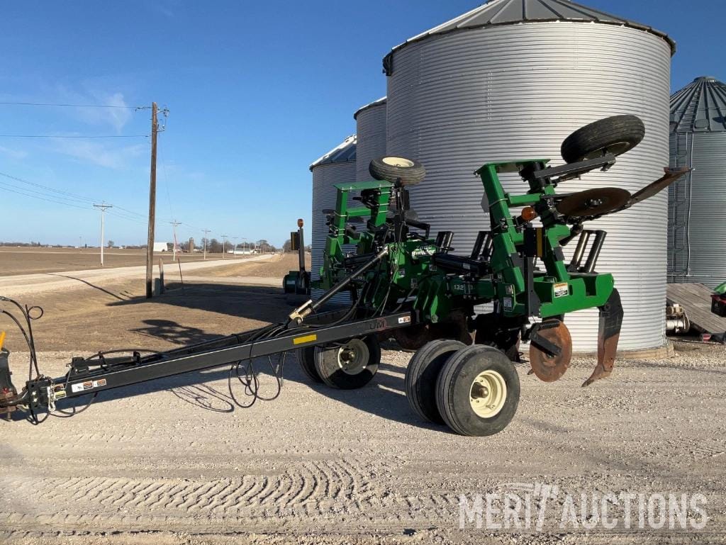 Unverferth Zone-Builder 132 Equipment Image0