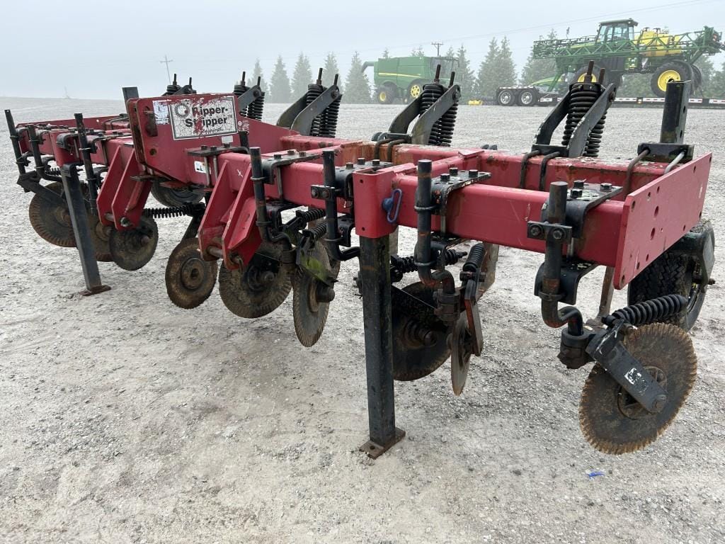 Unverferth Ripper Stripper 310 Equipment Image0