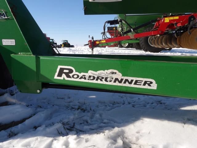 Image of Unverferth Roadrunner 536 equipment image 1