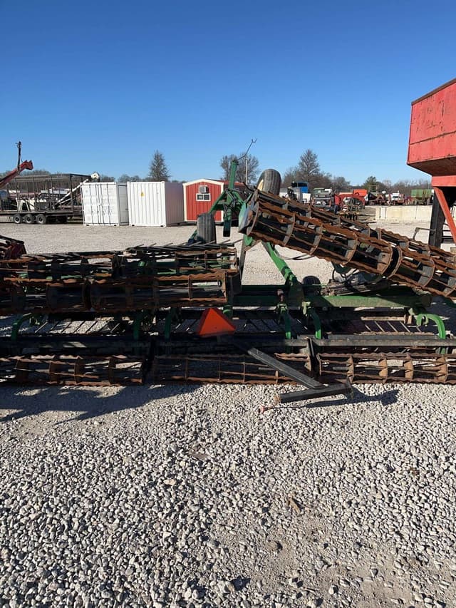 Image of Unverferth 220 equipment image 3