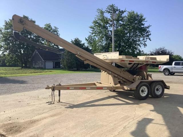 Image of Unverferth Seed Pro 400 equipment image 4