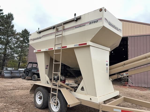 Image of Unverferth Seed Runner 2750 equipment image 2