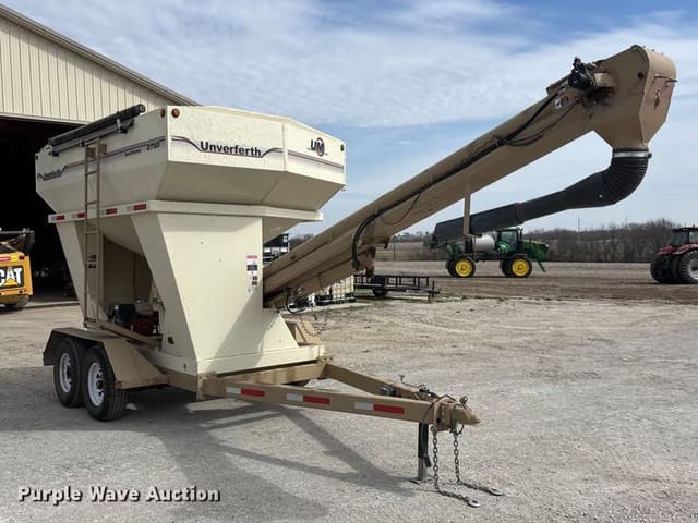 Image of Unverferth Seed Runner 2750 equipment image 2