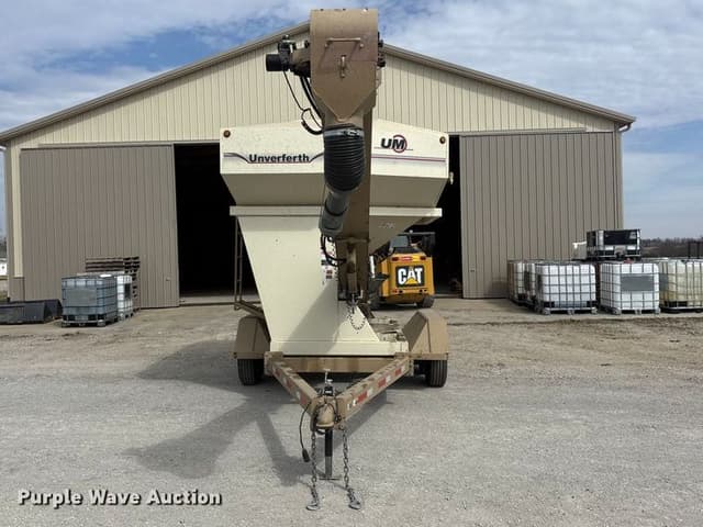 Image of Unverferth Seed Runner 2750 equipment image 1