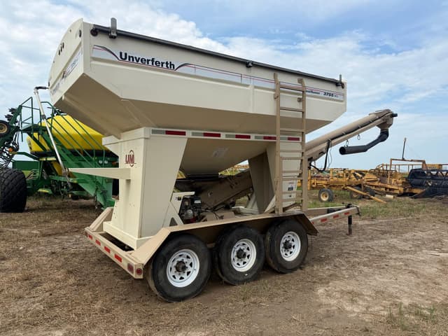 Image of Unverferth Seed Runner 3755XL equipment image 2