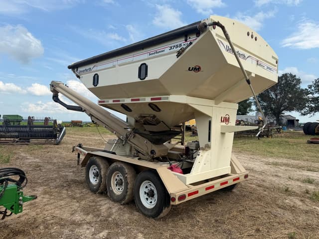 Image of Unverferth Seed Runner 3755XL equipment image 3