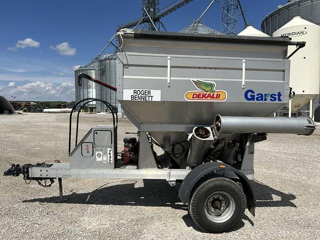 Image of Unverferth Yield Cart equipment image 2