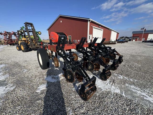 Image of Unverferth Zone-Builder 130 equipment image 4