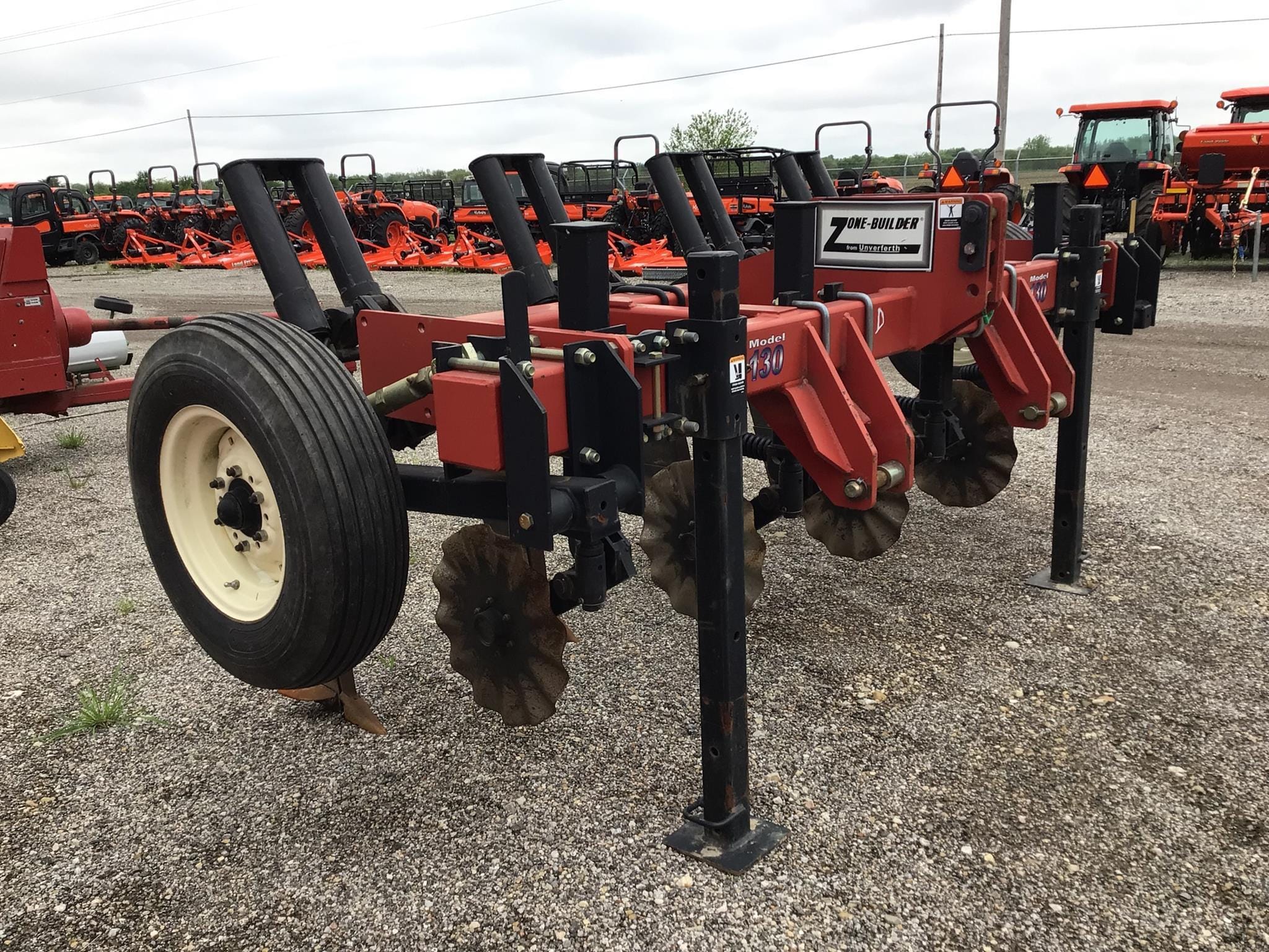 Unverferth Zone-Builder 130 Equipment Image0