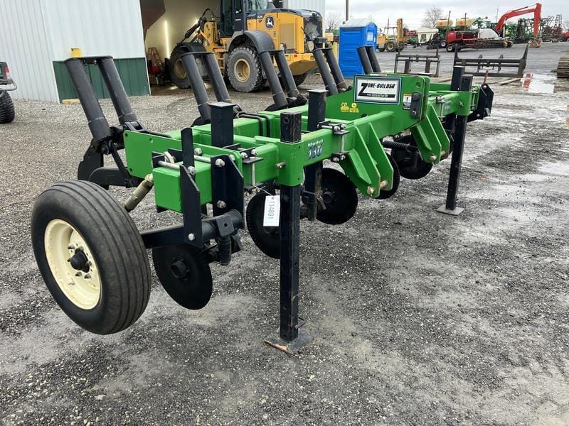 Unverferth Zone-Builder 130 Equipment Image0