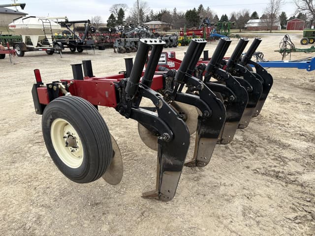 Image of Unverferth Zone-Builder 130 equipment image 1