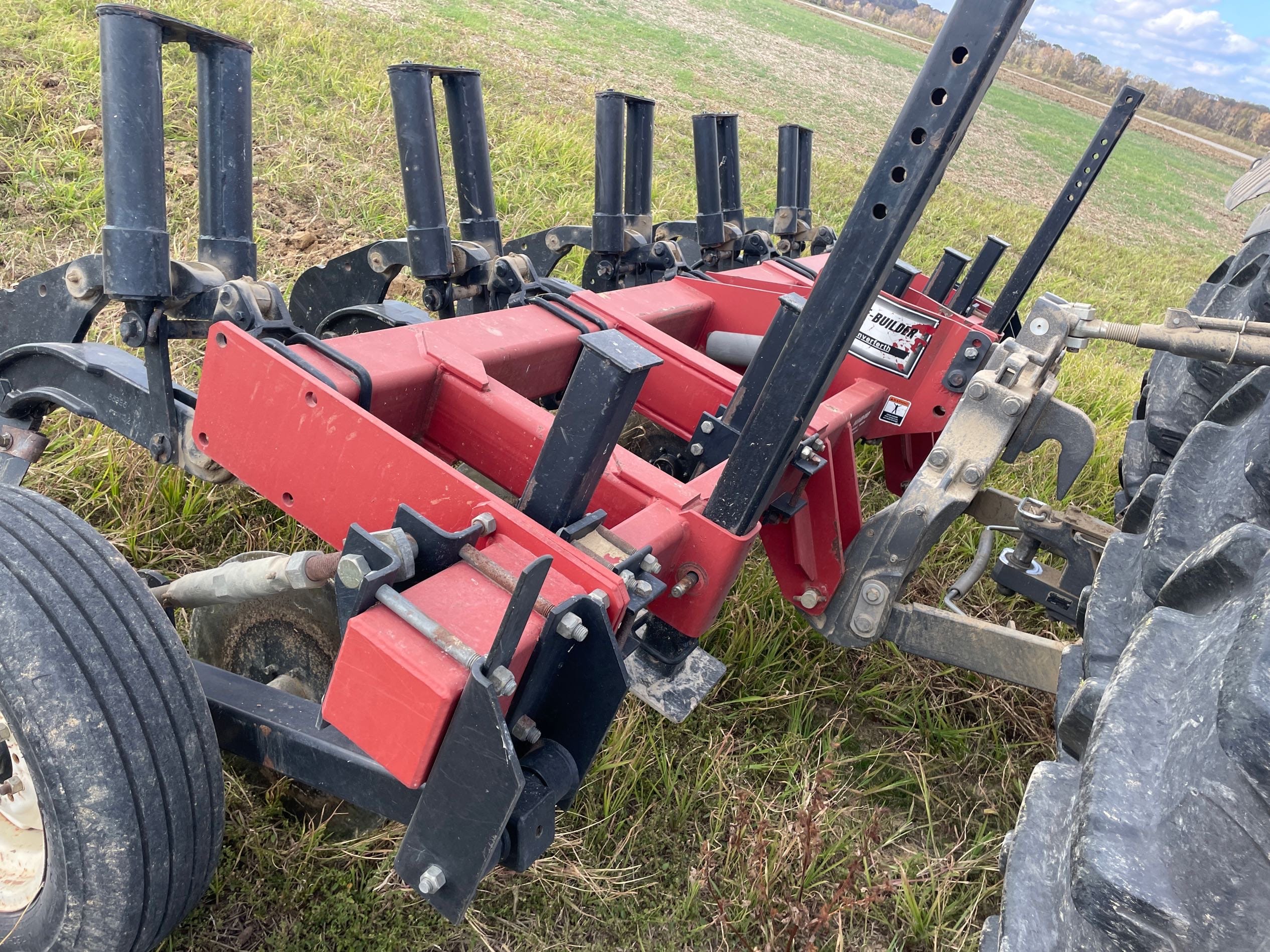 Unverferth Zone-Builder 130 Equipment Image0