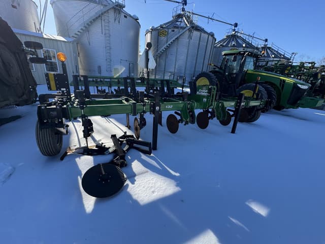 Image of Unverferth Zone-Builder 132 equipment image 2