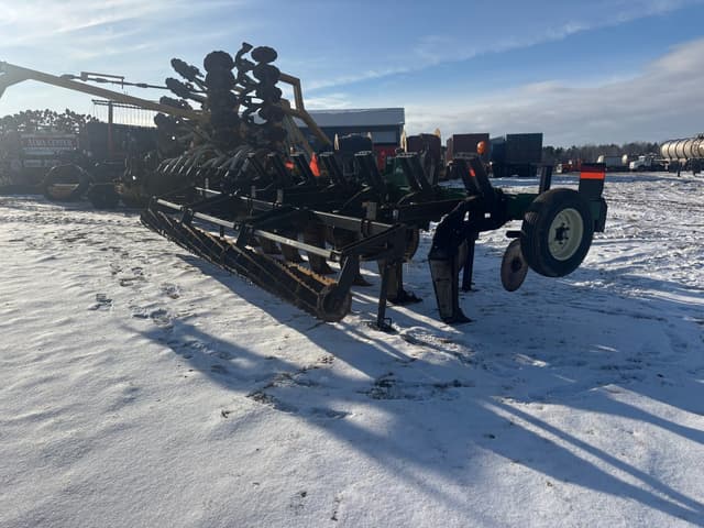 Image of Unverferth Zone-Builder 132 equipment image 2