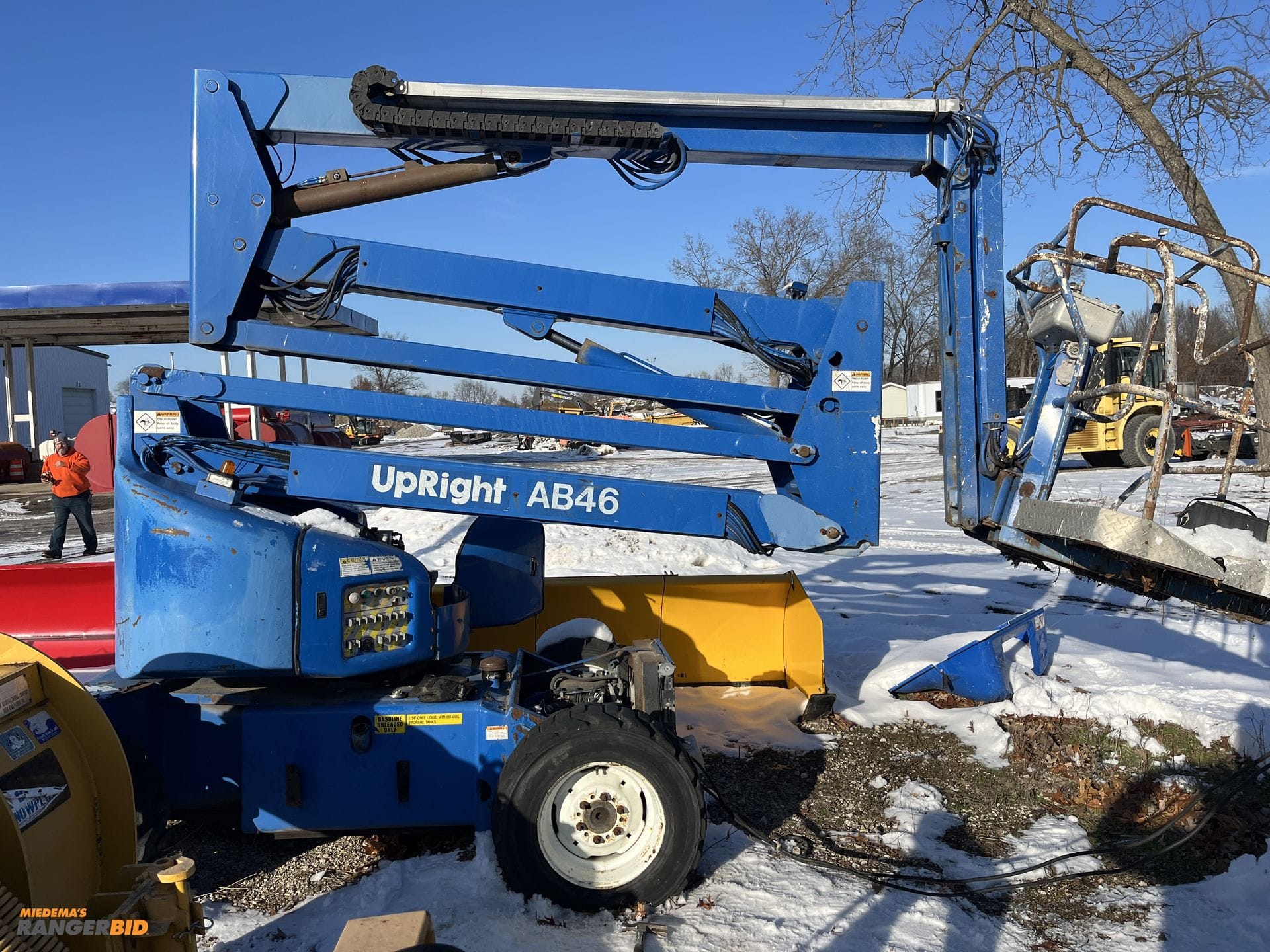 Upright AB46 Equipment Image0