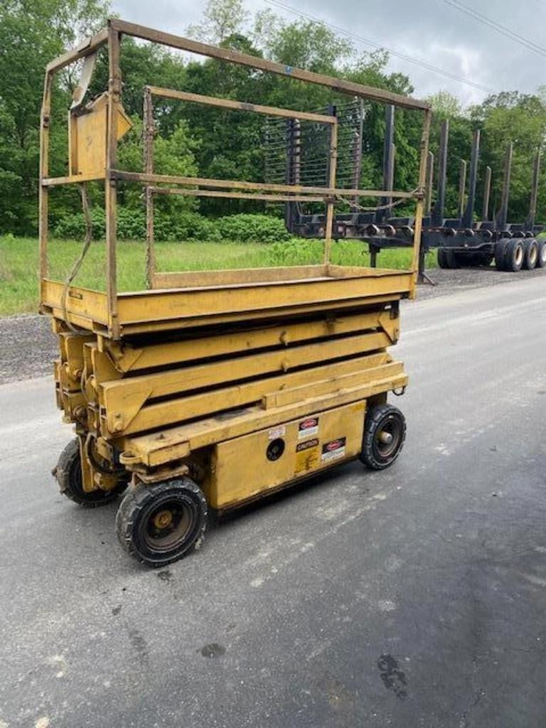 Main image Up-Right 61700