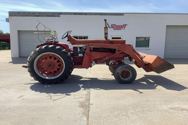 Image of International Harvester 706 equipment image 2