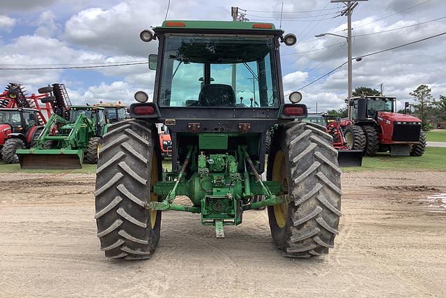 Image of John Deere 4240 equipment image 3