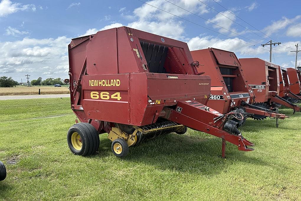 Image of New Holland 664 Primary image