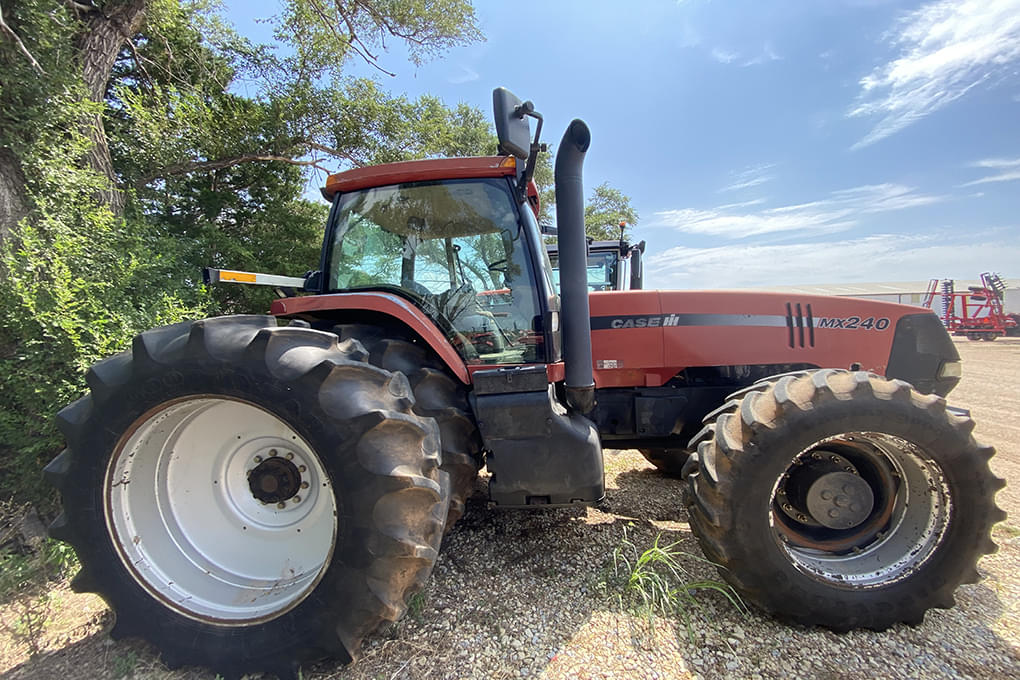 Image of Case IH MX240 Primary Image