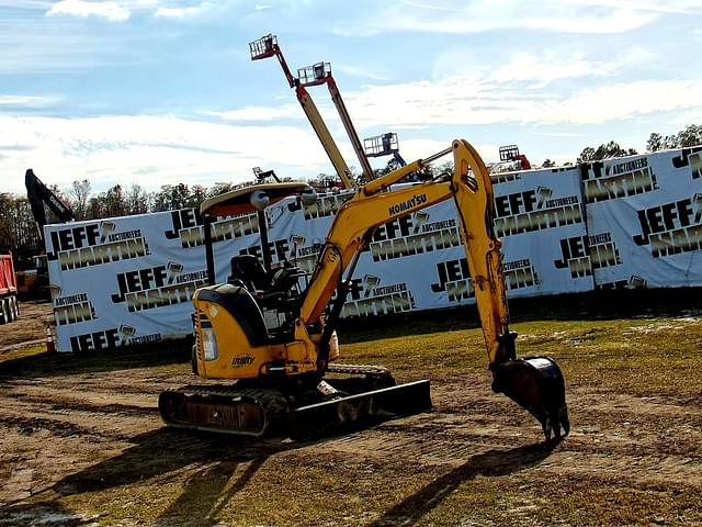 Image of Komatsu PC35MR-2 equipment image 2