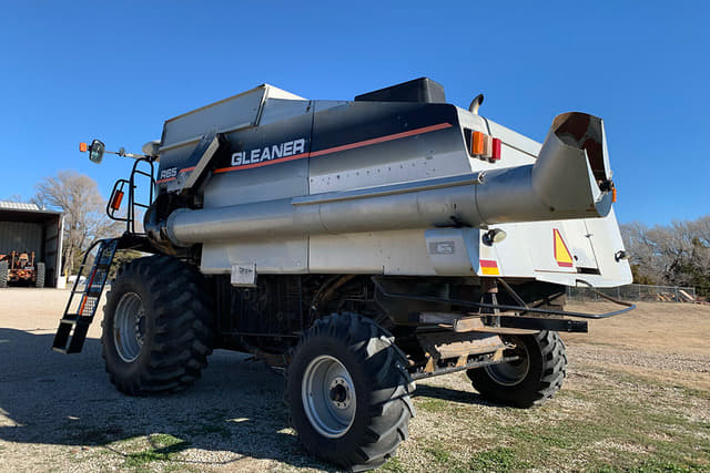 Image of Gleaner R65 equipment image 1