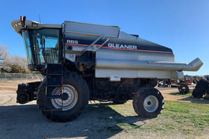 2005 Gleaner R65 Image