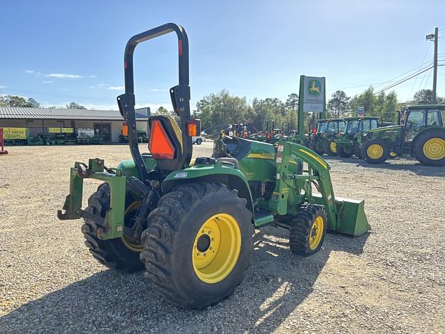 Image of John Deere 3320 equipment image 4