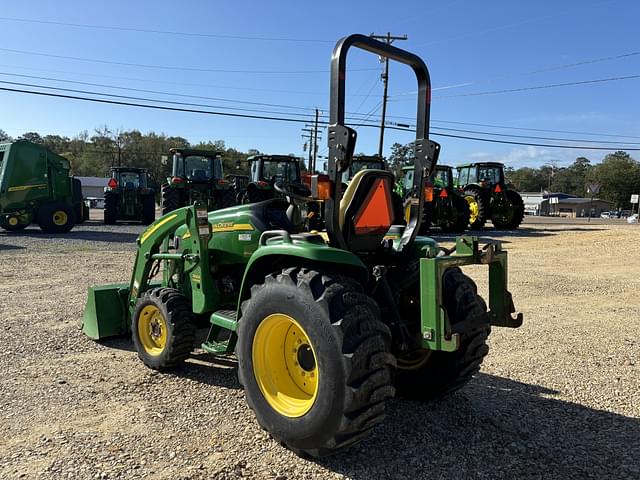 Image of John Deere 3320 equipment image 2