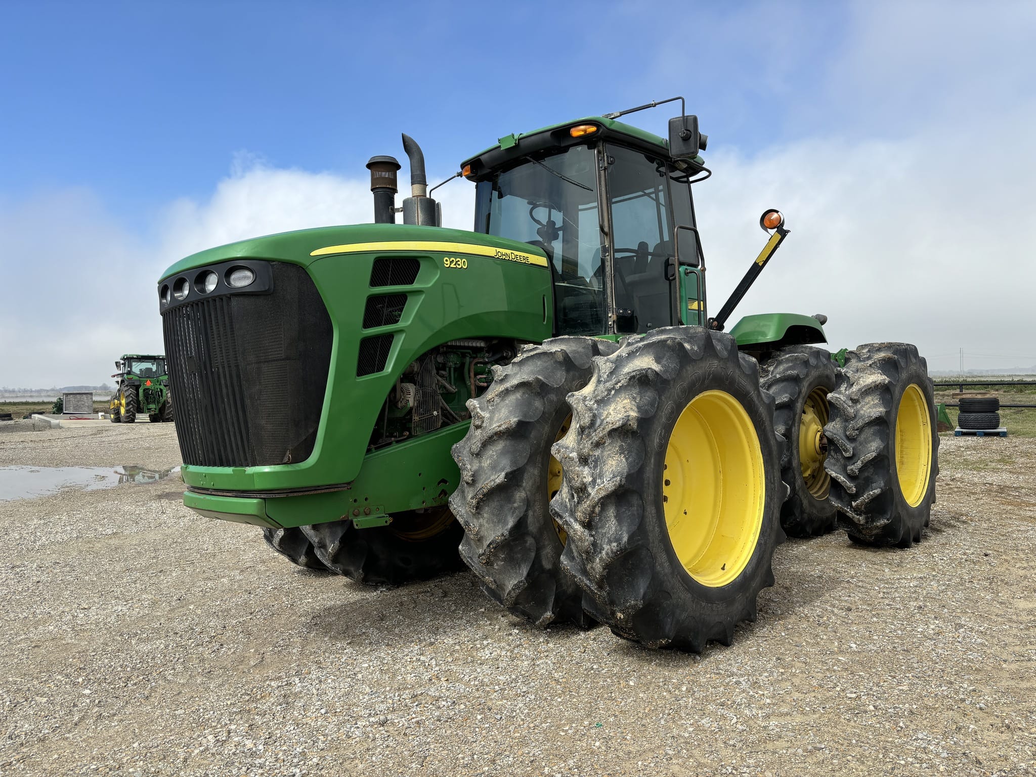 2009 John Deere 9230 Equipment Image0